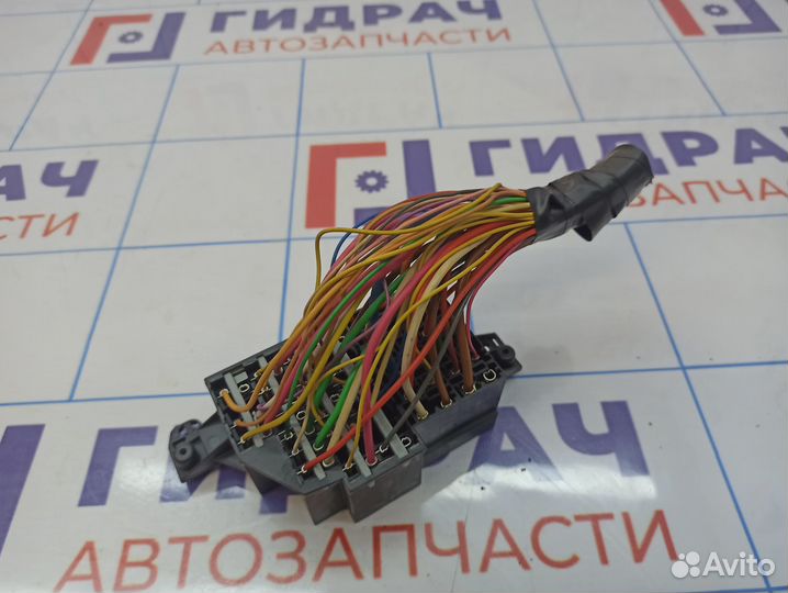 Блок предохранителей Nissan Almera (G15) 77032-975