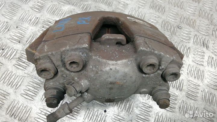 Суппорт передний правый Audi Q5 8R 2011