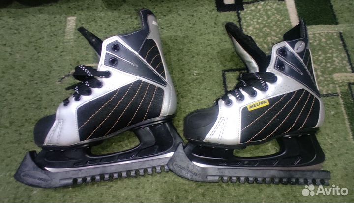 Коньки хоккейные