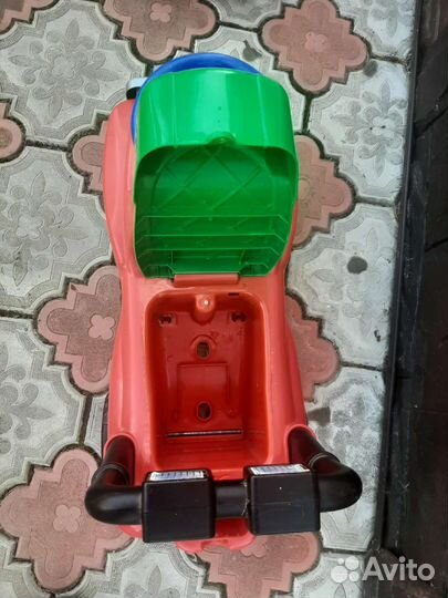 Машинка-каталка толокар Molto с ручкой