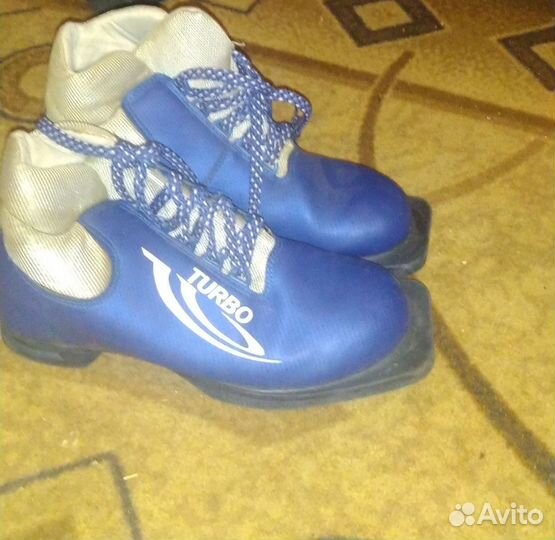 Ботинки лыжн. указан р. 38 (ближе к 37)