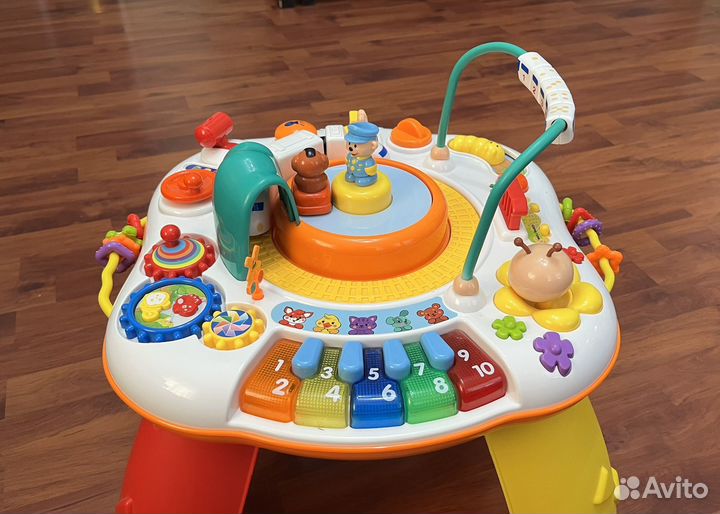 Игровой центр, игровой столик