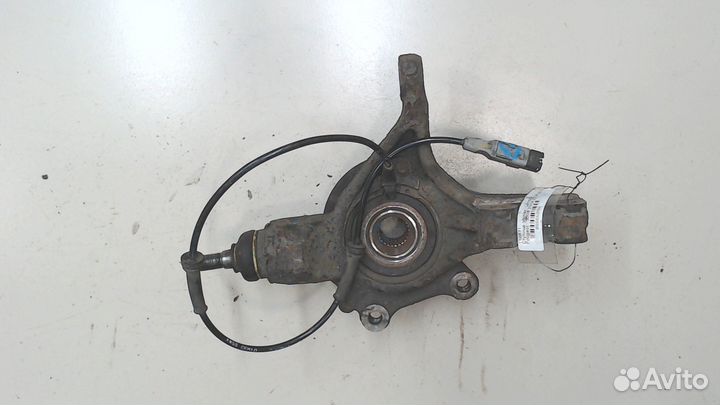 Ступица (кулак, цапфа) левая передняя Peugeot 3008