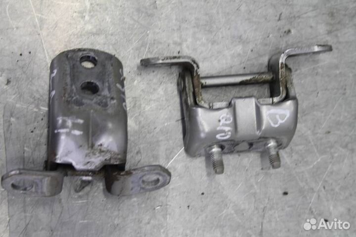 Петли двери задней левой Nissan Qashqai J10 доре