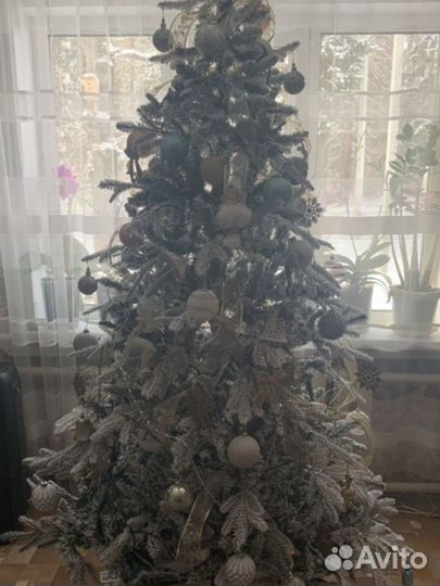 Ель искуственная заснеженная