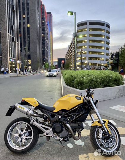 Ducati Monster 1100