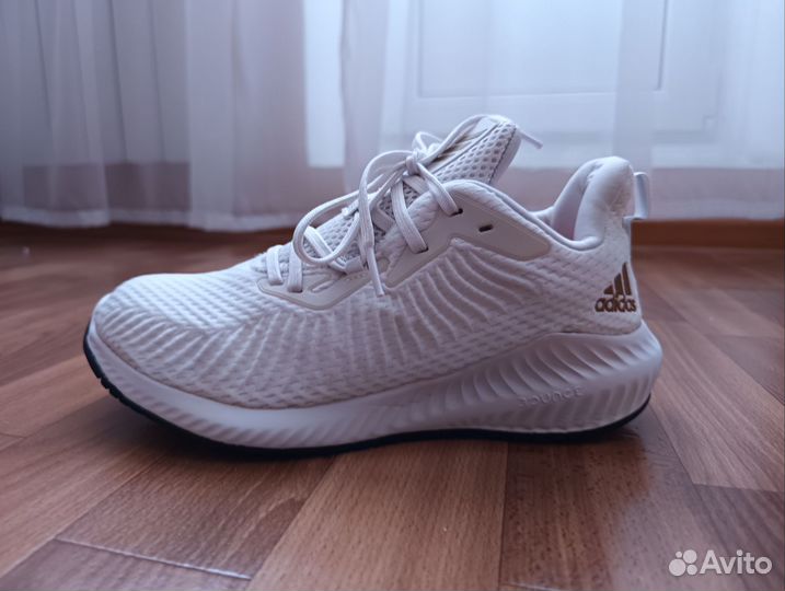 Кроссовки женские Adidas AlphaBounce