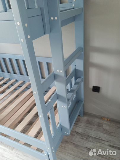 Двухъярусная кровать детская