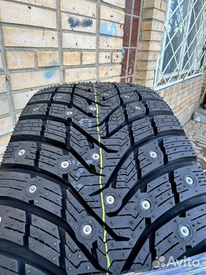 Armstrong Ski-Trac S 225/50 R17 98T