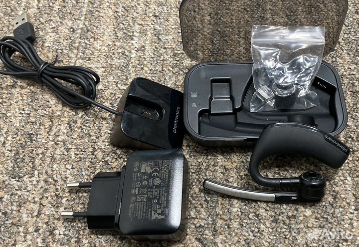 Гарнитура Plantronics Voyager Legend