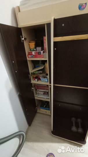 Детская кровать чердак со столом и шкафом