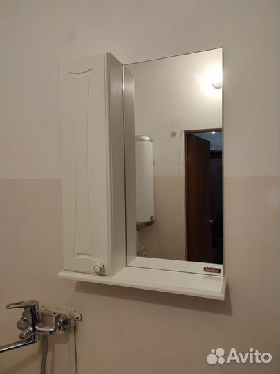 Полка для ванной с зеркалом бу