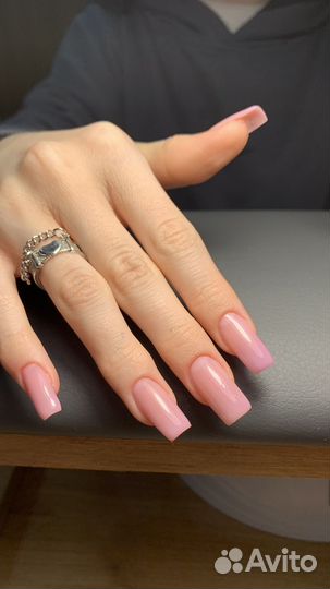 Модель на наращивание ногтей