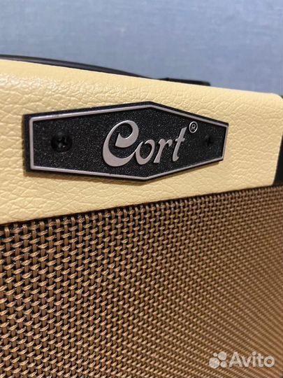 Гитарный комбоусилитель Cort Cm15r