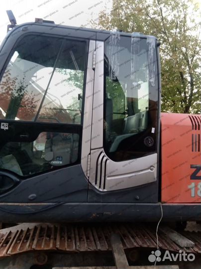 Стекло лобовое (верхнее) Volvo EW 140