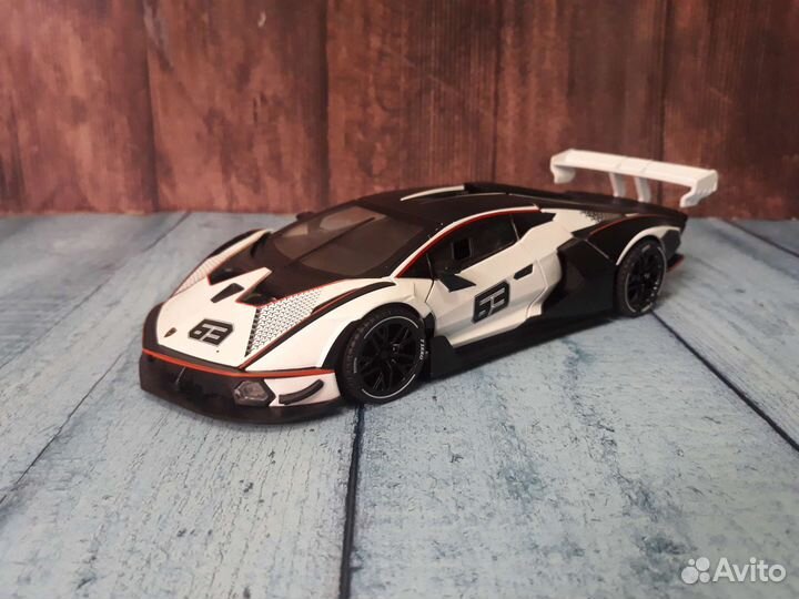 Модель коллекционная Lamborghini Essenza 1/24