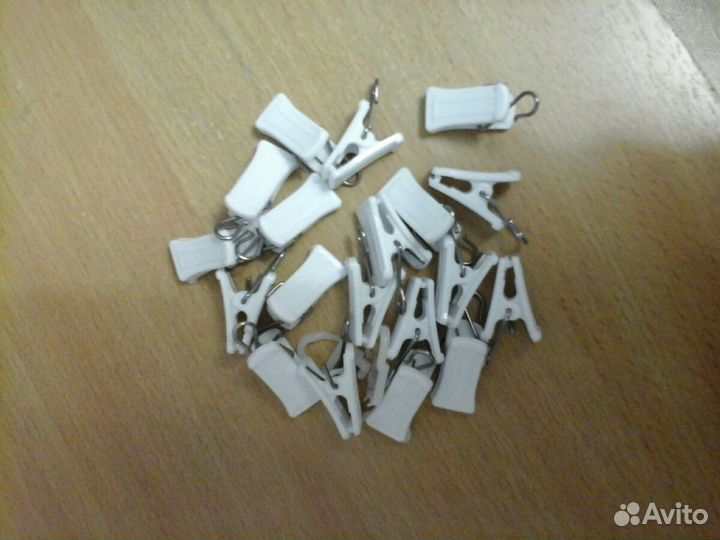 Крючки и прищепки для карнизов