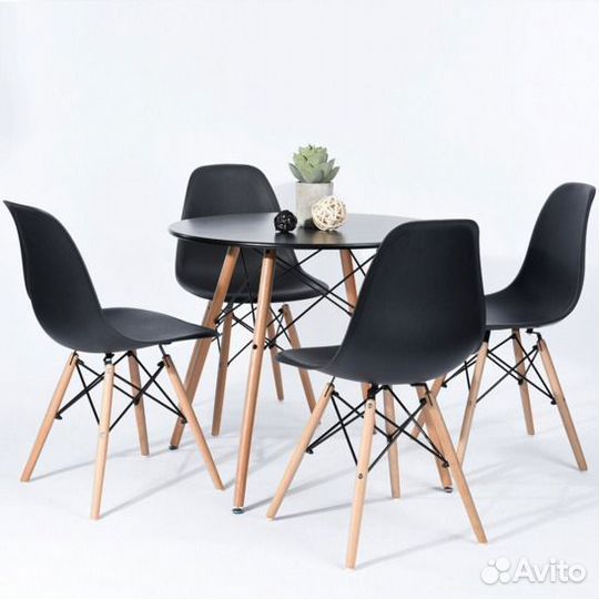 Комплект кухонных стульев eames. Новые,черные