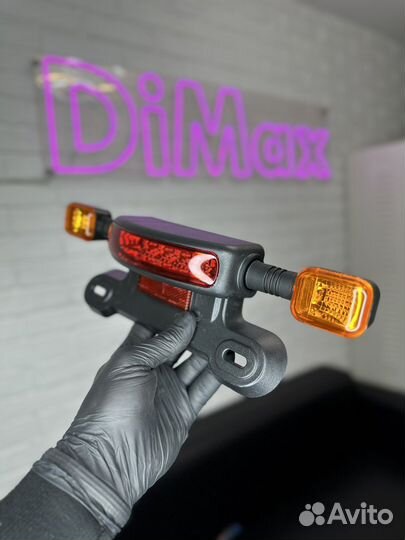 Задний стоп сигнал с поворотниками