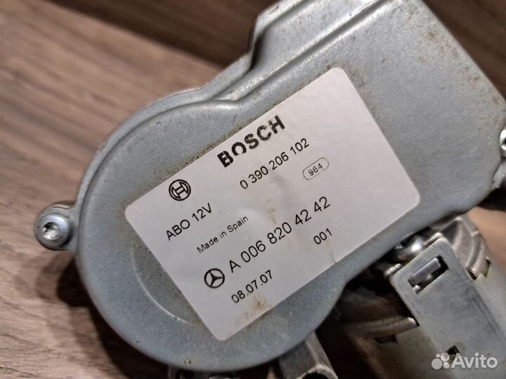 Мотор стеклоочистителя Mercedes-Benz A0068204242