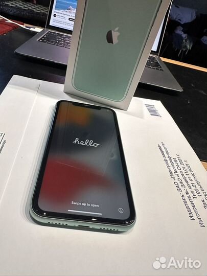 Телефон iPhone 11