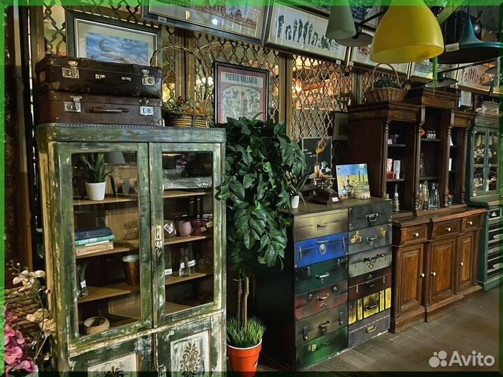 Свет и декор для кафе