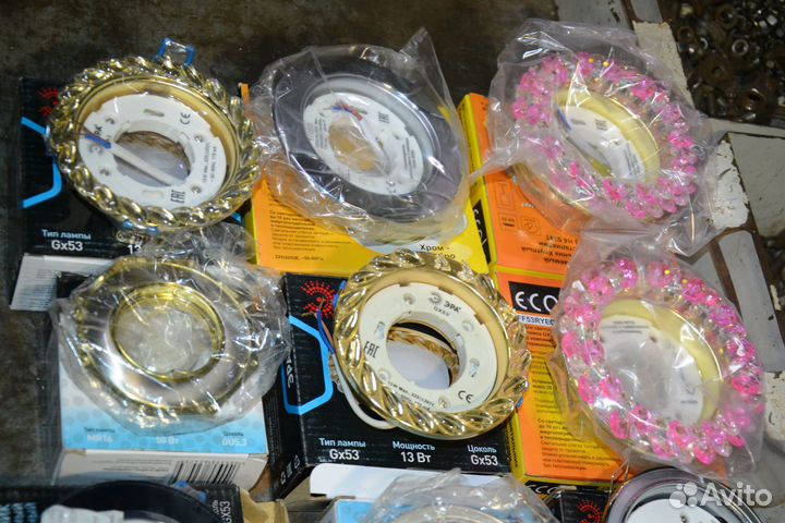 Встраиваимые светильники 18шт