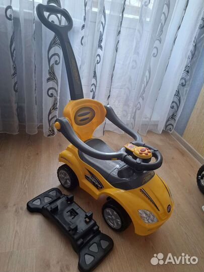 Детская машинка каталка с ручкой