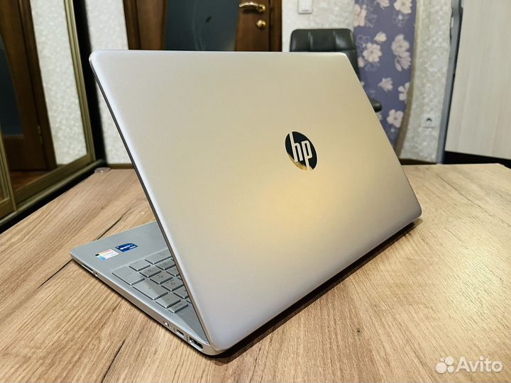 HP 15.6