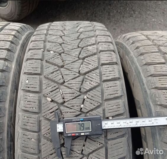 Bridgestone Blizzak DM-V2 215/60 R17