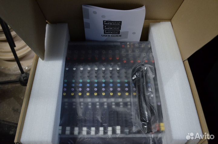 Soundcraft MFX8 Микшерный пульт. Новый
