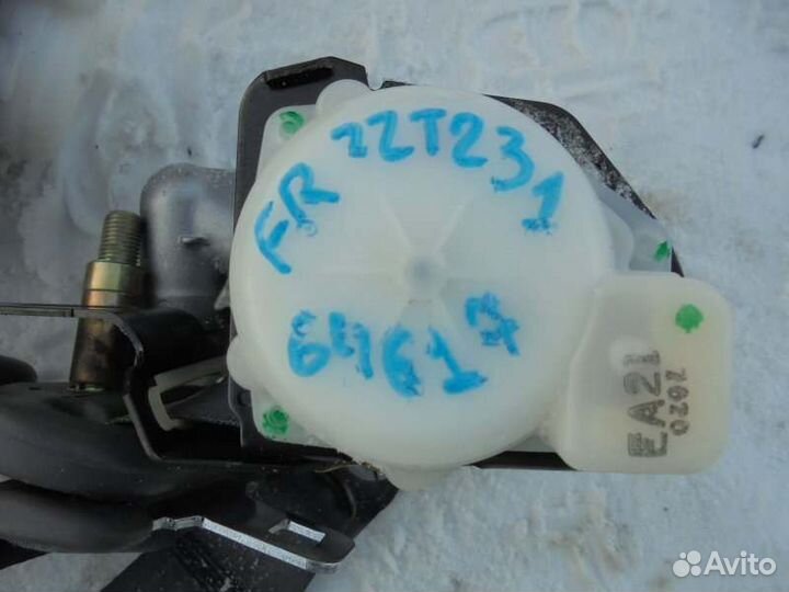 Ремень безопасности передний Toyota Celica ZZT231