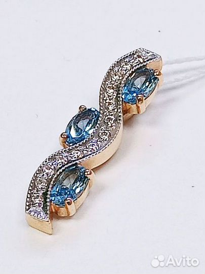 Золотая подвеска с камнем