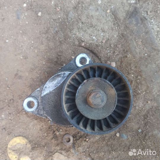 Ролик натяжной ремня грм Chevrolet Aveo T200