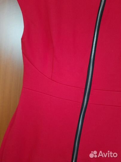 Красное платье