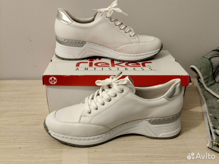 Кроссовки женские 42 р