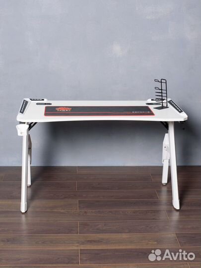 Компьютерный стол новый