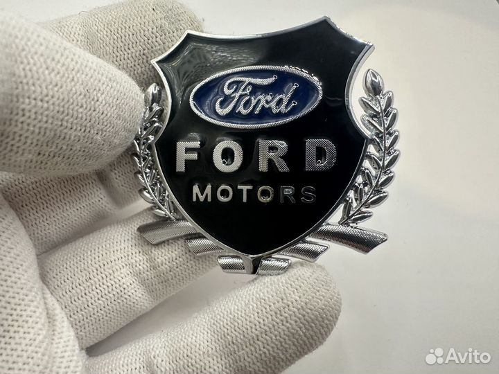 Наклейка шильдик Ford