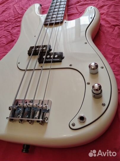 Бас гитара Fender precision bass 2011г