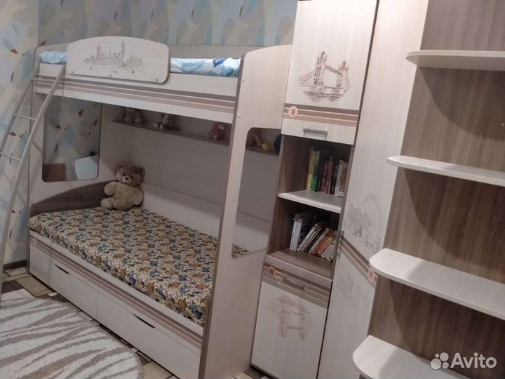 Двухъярусная кровать