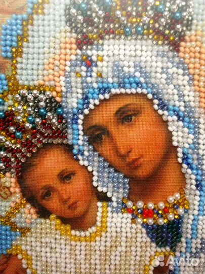 Богоматерь. Икона, вышитая бисером