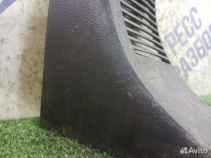 Накладка багажника задняя правая Ford Fusion