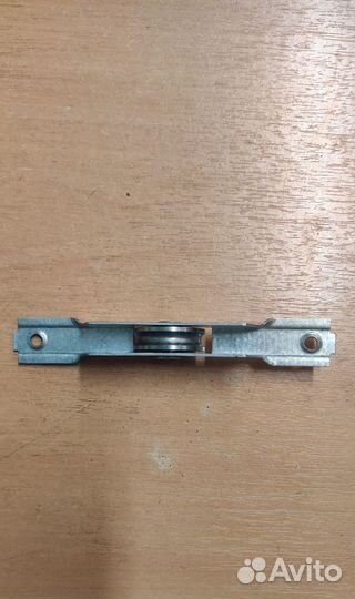 Ролик двери для холодильника