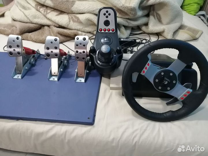 Игровой руль Logitech G27