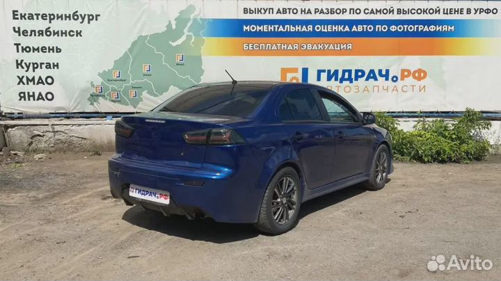 Накладка решетки стеклоочистителя левая Mitsubishi Lancer X (CY) 7405A224