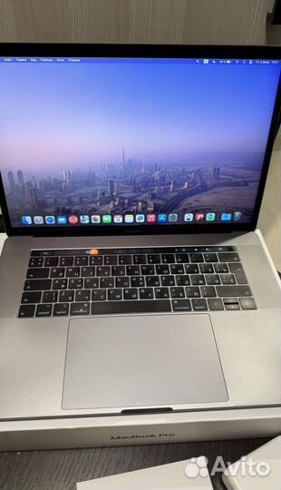 Macbook pro 15 2018 16/512 560X