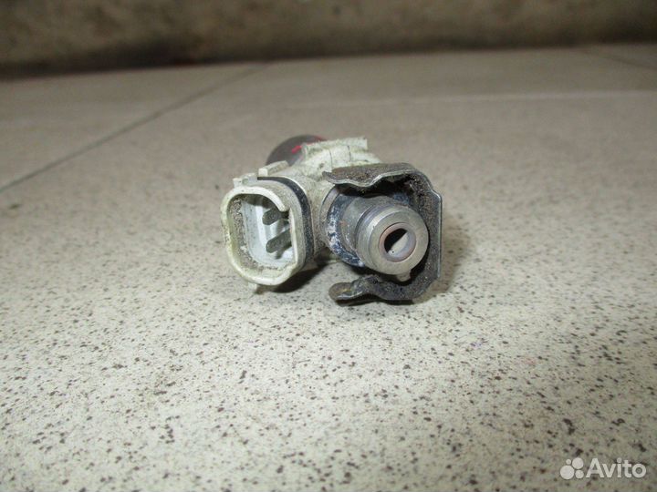 Форсунка инжекторная Mitsubishi Pajero 2