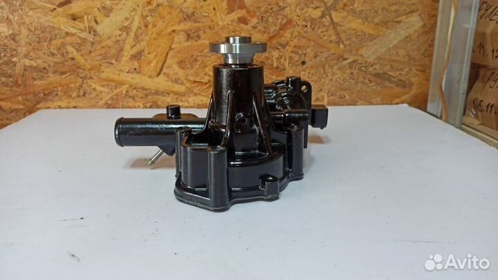 Водяная помпа Hitachi ZX27U-2, ZX27U-3, IHI 30V4