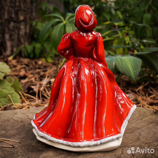 Royal Doulton статуэтка леди 