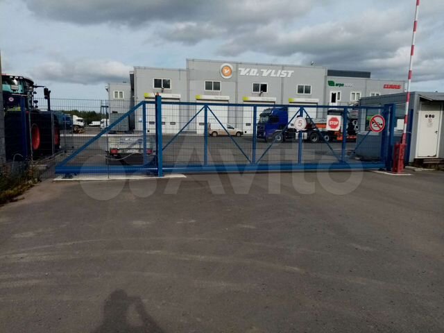 Машиноместо, > 30 м²